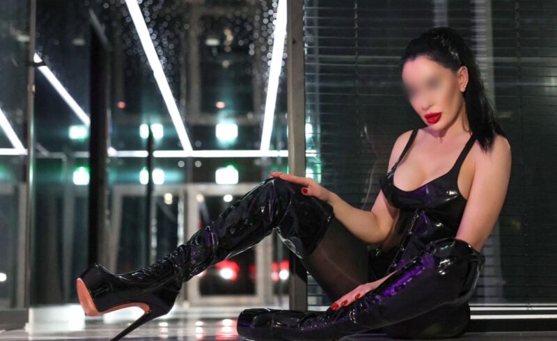 domina-lady-black-rose-in-stuttgart,-wuerzburg-und-regensburg